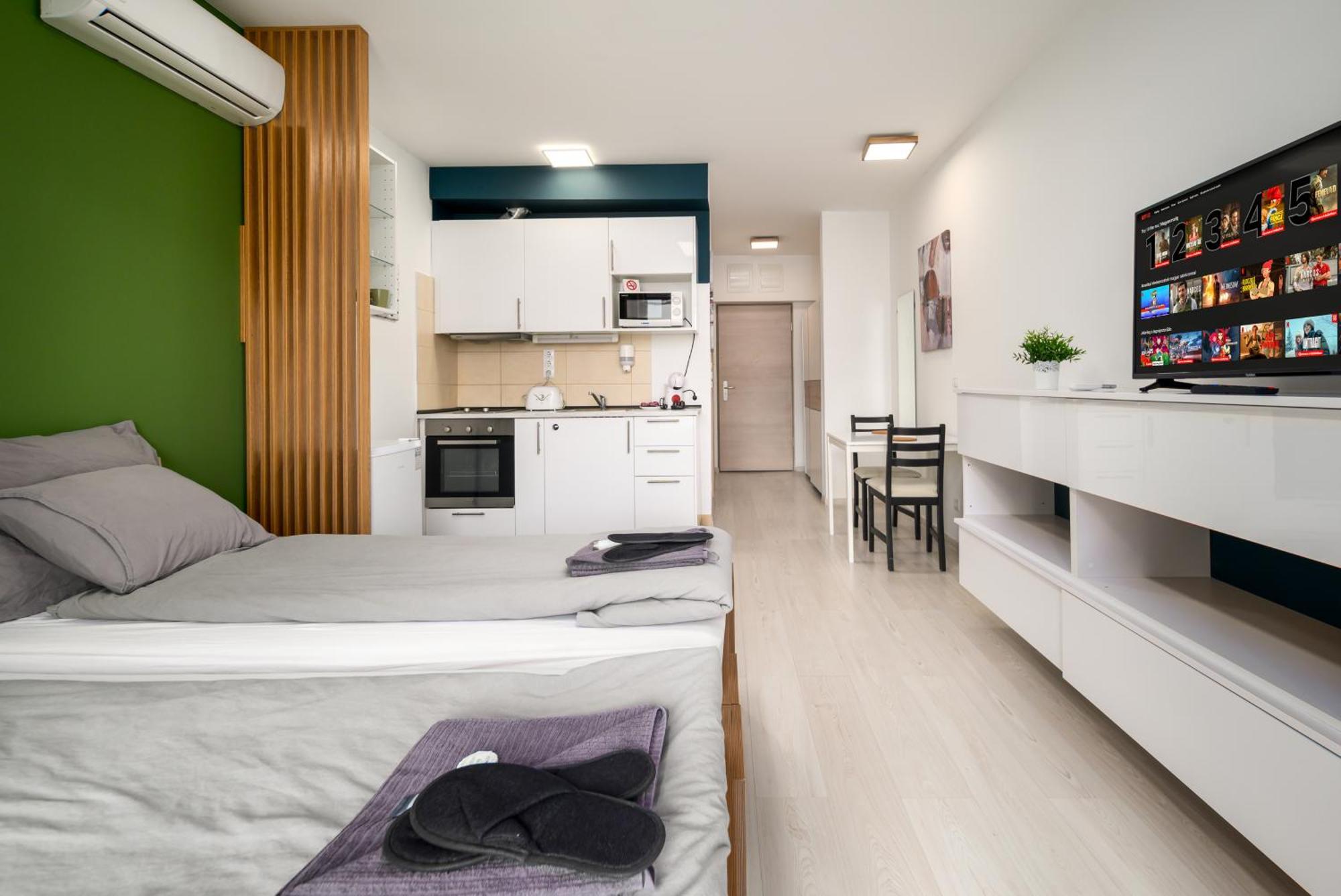 Atrium Residence Deluxe Suite-Free Parking Garage Same Building Budapest Exterior foto