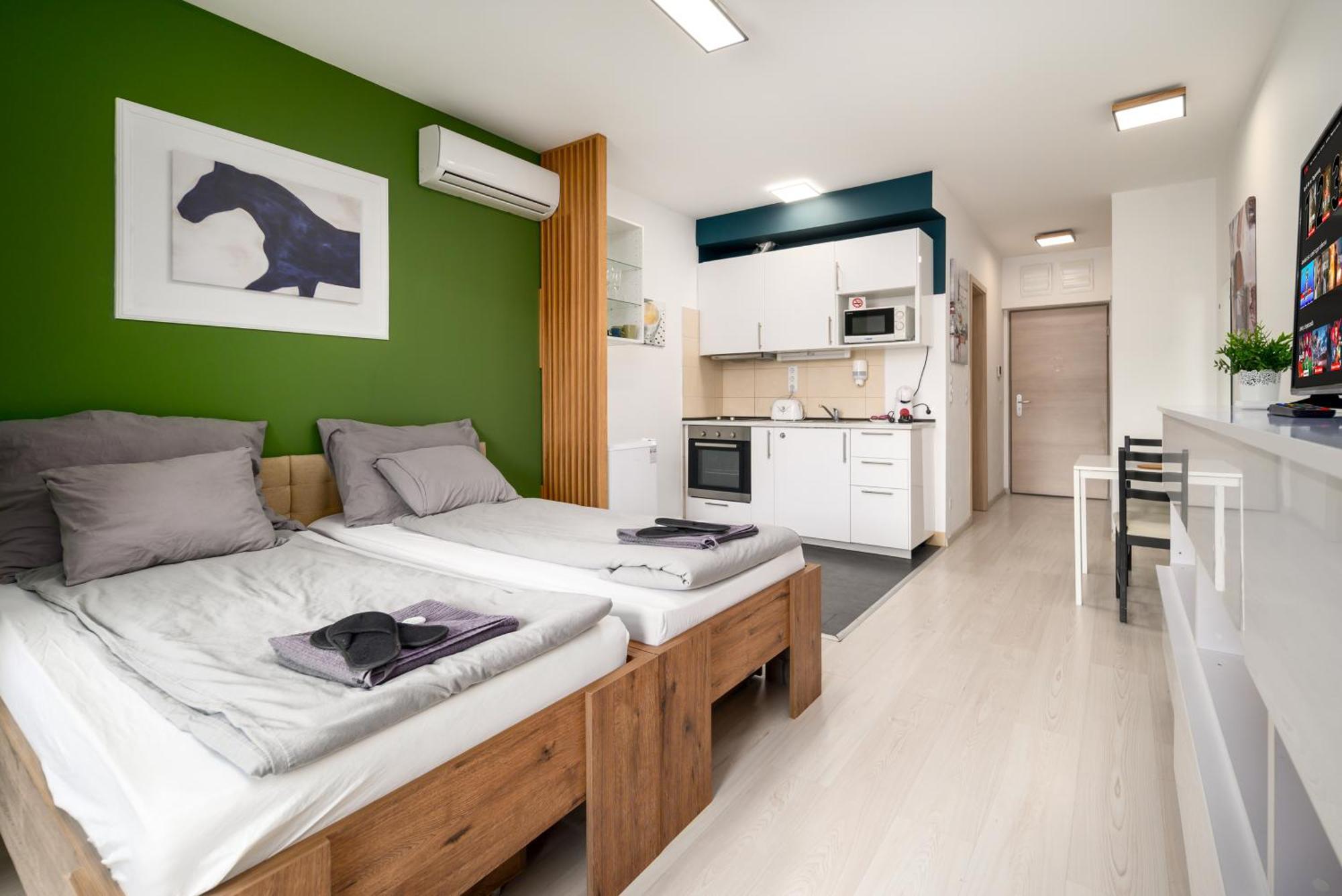 Atrium Residence Deluxe Suite-Free Parking Garage Same Building Budapest Exterior foto