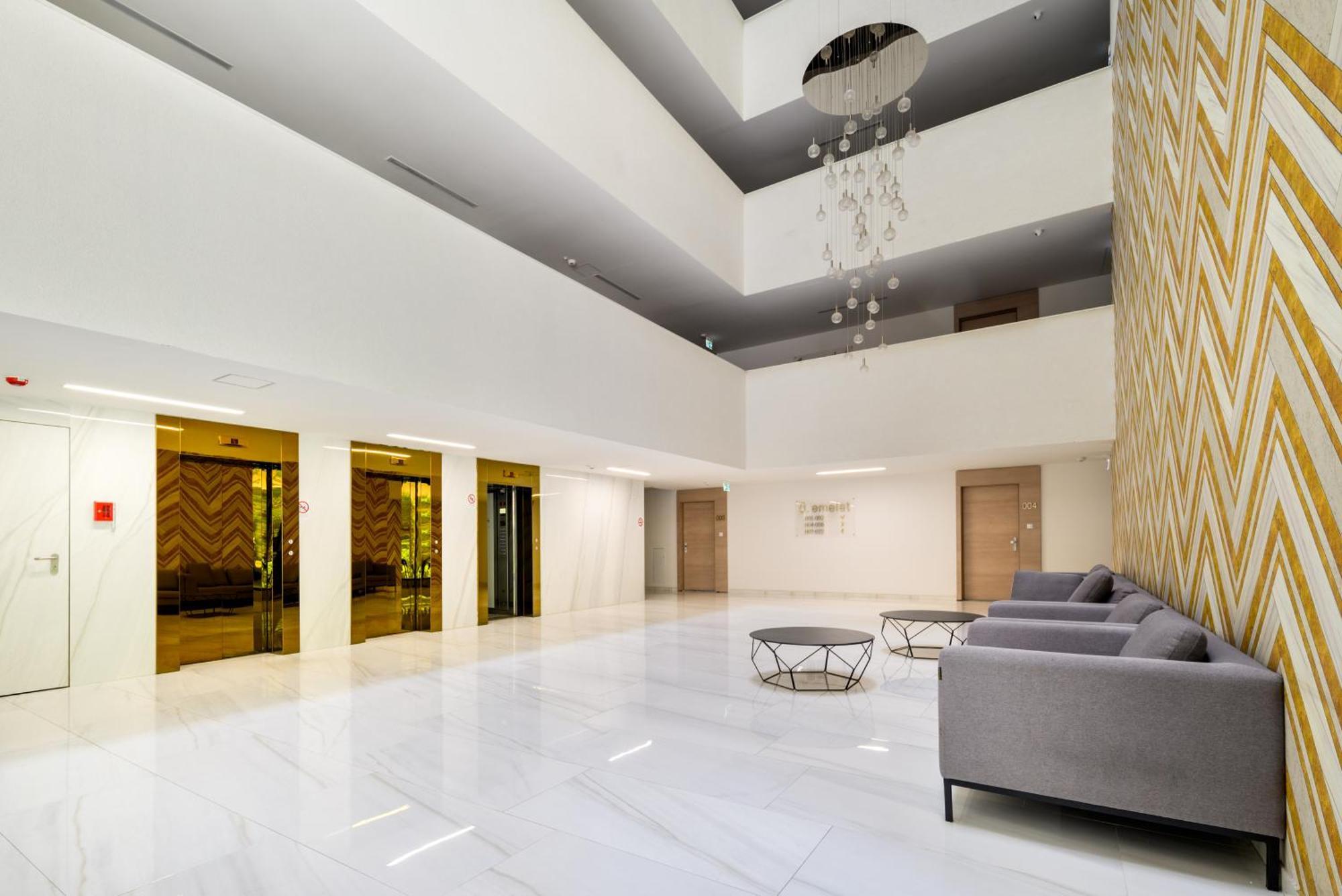 Atrium Residence Deluxe Suite-Free Parking Garage Same Building Budapest Exterior foto