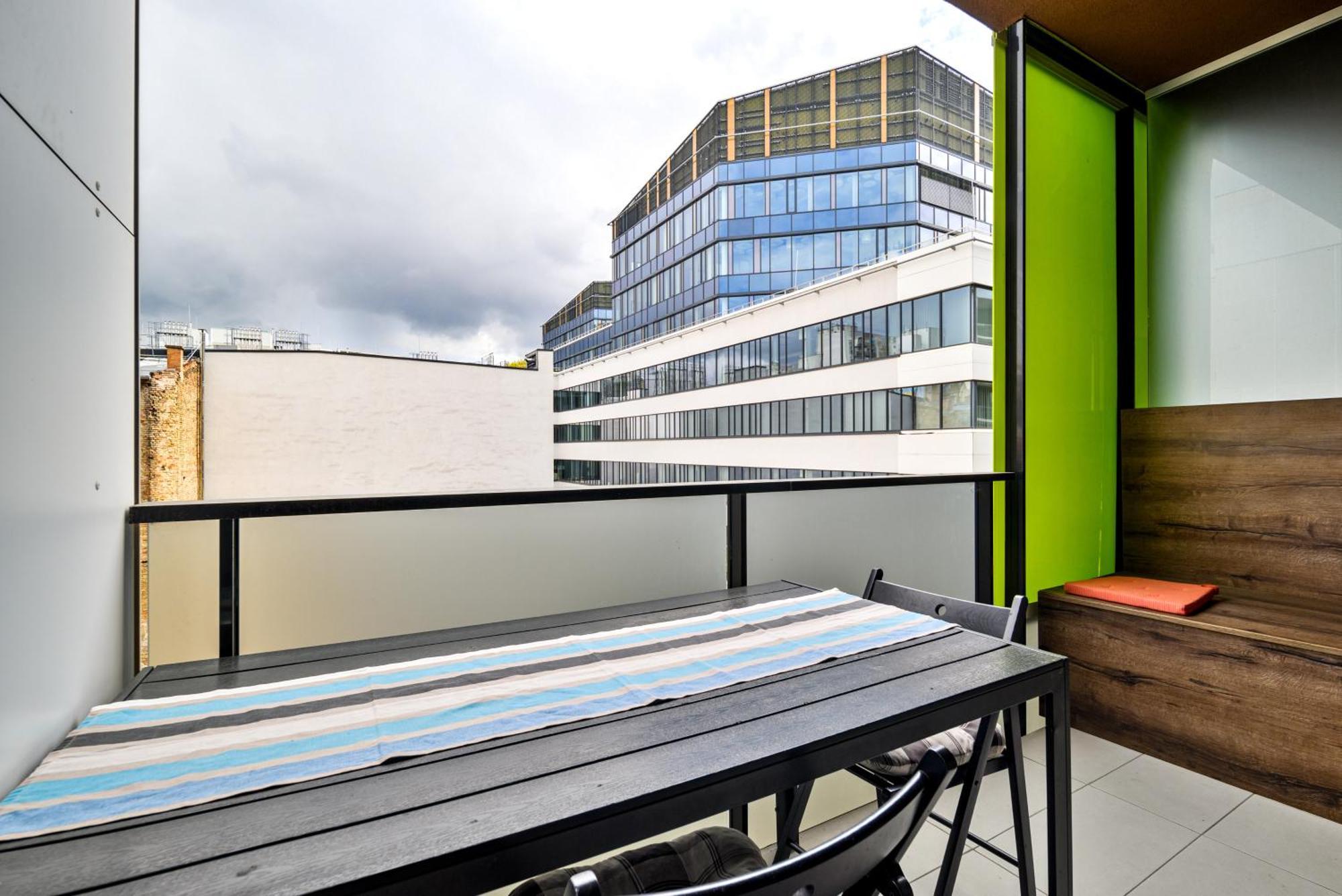 Atrium Residence Deluxe Suite-Free Parking Garage Same Building Budapest Exterior foto