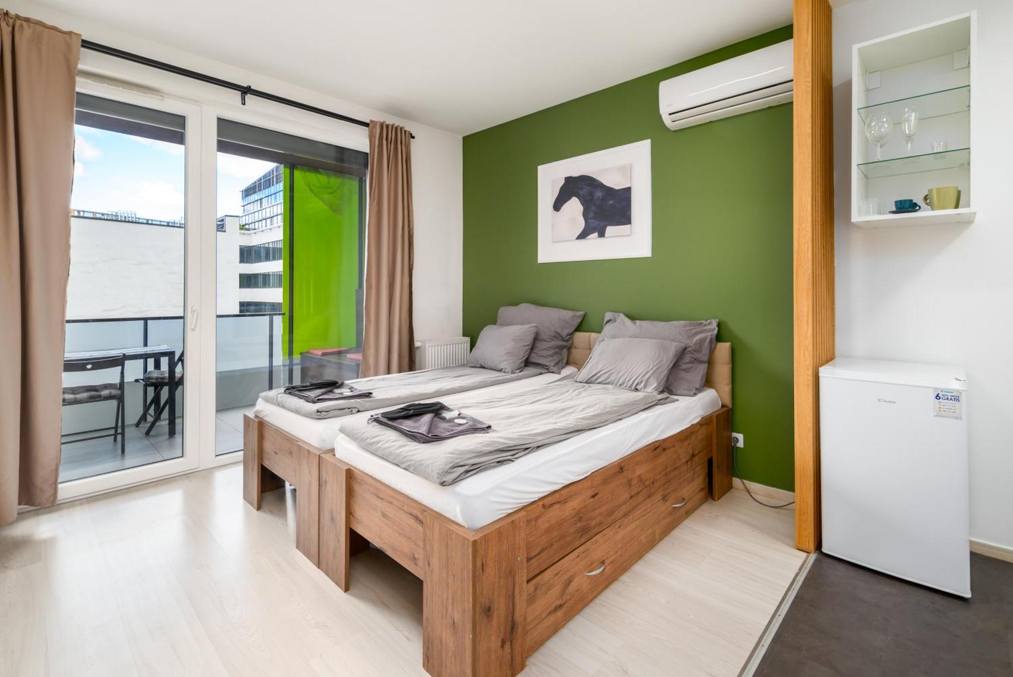 Atrium Residence Deluxe Suite-Free Parking Garage Same Building Budapest Exterior foto