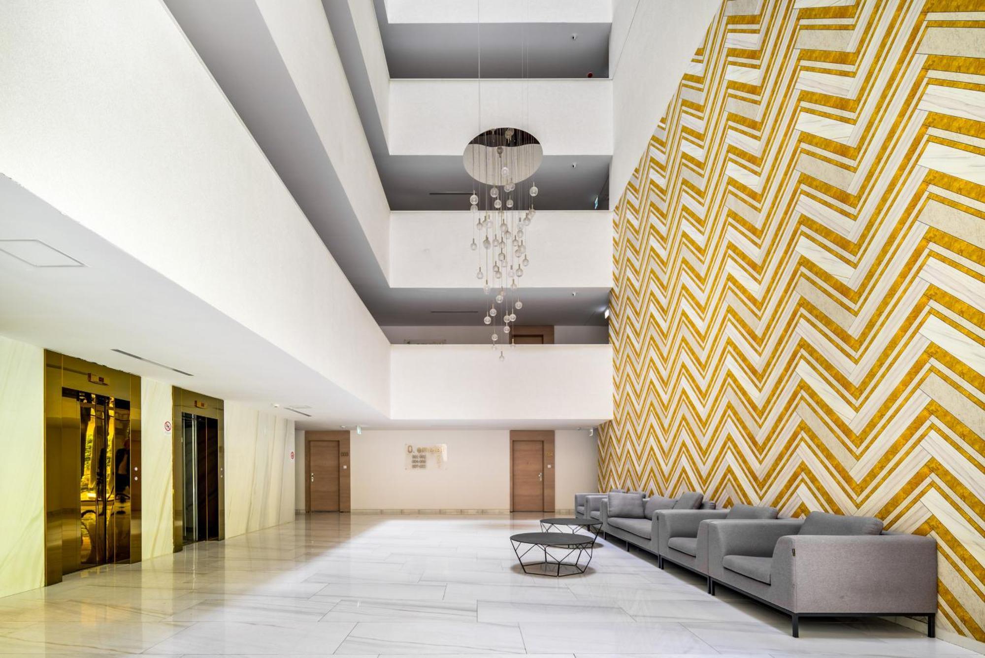 Atrium Residence Deluxe Suite-Free Parking Garage Same Building Budapest Exterior foto